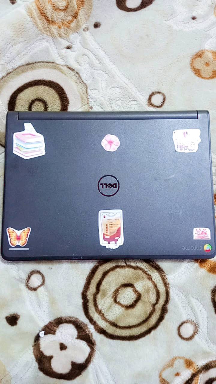 لابتوب كلش حلو مامستخدم هواي نضيف بس بي مشكله مابي صوت تره مااعرفله واريد ابيعه وكل الشقلات ويه ماوس شاحنه يشتقل على الماوس  (البصره القبله )