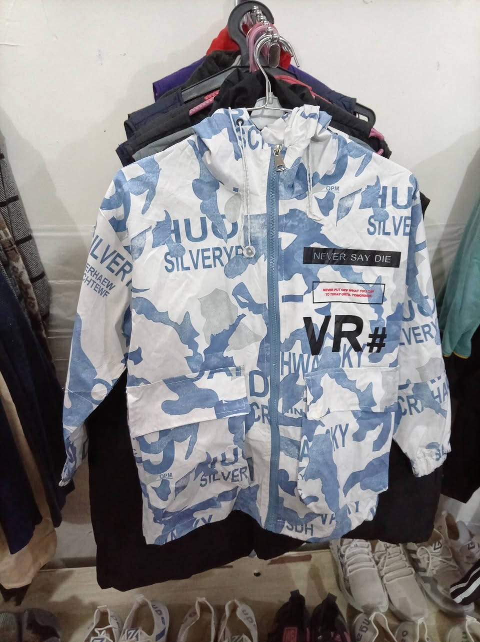 تخفيضات هائلة من محلات أبو علي
#قماصل_شبابية_وولادية_وبناتية ب #٣٠٠٠_دينار
#٣_آلاف دينار فقط. 
 
#العنوان
الشارع المقابل لشارع حسينية أسد الله ومجمع محمد كمال الطبي
#قرب محلات بيع الدجاج والطيور قرب إعدادية صناعة طوز
#مقابل قصابة الرافدين ومكتبة الرافدين وكهربائيات غسان عساف 
#بجوار مخبز عباس ممش


**إذا كنت صاحب هذا الإعلان وتريد حذفه لأي سبب، رجاءا أرسل رسالة إلى الدعم الفني**