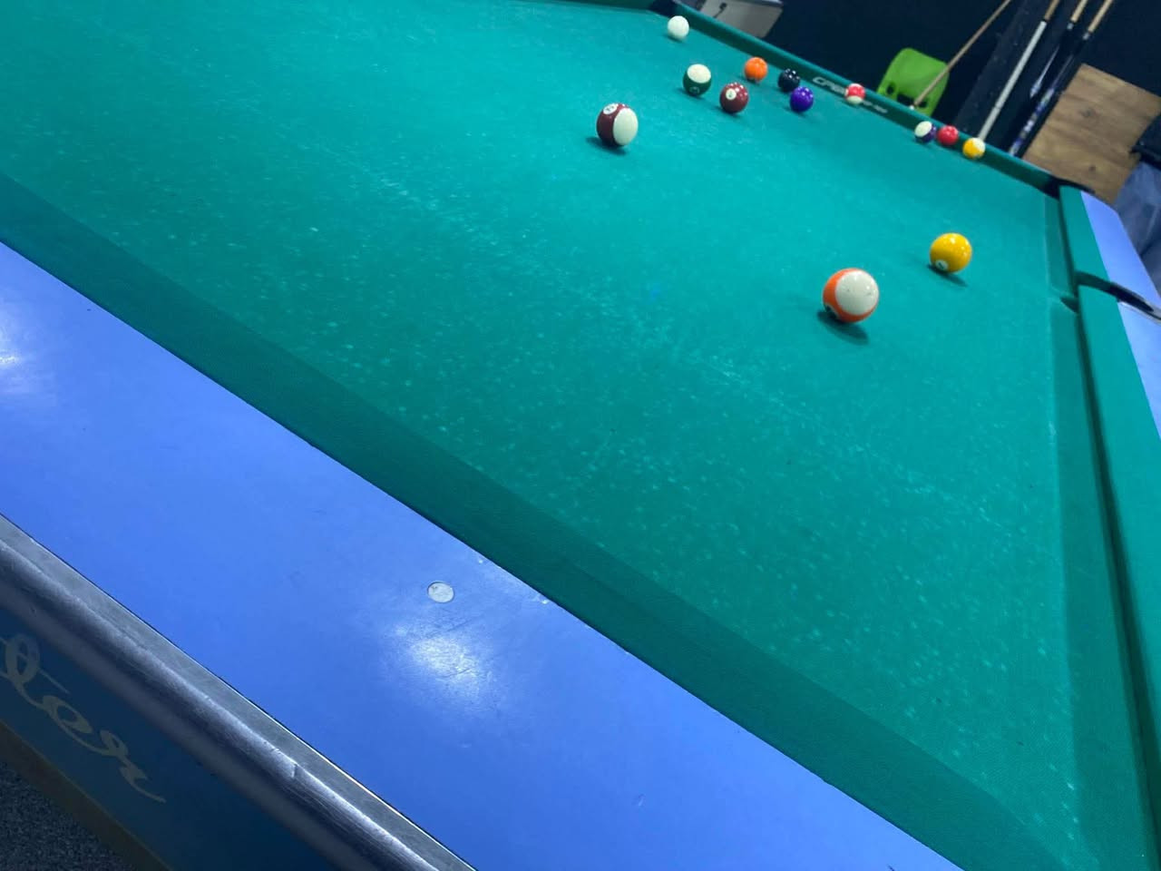 ***********میز بلیار سوبرماستر للبیع سعر ٦٥٠$  بي مجال
