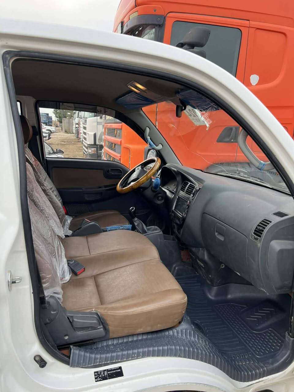 سلام وعليكم كيه بنكو للبيع موديل 23 سياره جديده بمعنه الكلمه سياره ماشيه 18الف سبير الشركه مانازل رقم بغداد انكليزي بسمي ثاني يوم تحويل مكلف بل نشر انتصل ع صاحب سياره *********** السعر 153 ؤبيها مجال للشراي
