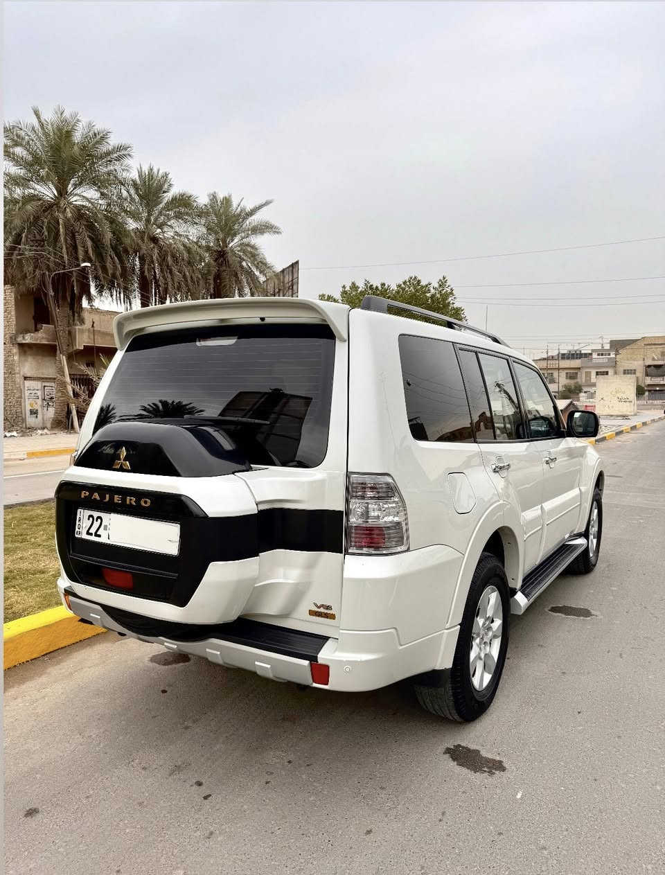 للبيع فقط بدون مراوس
باجيرو 2018 حبتور فول ام العلامة الذهبية .
رقم اربيل بأسمي تحويل او وكالة .
سنوية وهزة وفحص كلة جديد  .
ماشية 72 الف كيلومتر .
السيارة مكفولة حتى الدعاميات بدون صبغ 
بيهة بس بارد واحد على گد شبر .
مكينة 3500 المرغوبة .
والگير والمحرك كفالة شرط .
مكاني ببغداد .

المواصفات : 
فتحة سلايد .
دمامات .
زراگات لايت .
سستم صوت روك فورد 12 سماعة .
الكشنات كهرباء .
ثلاجة بلفرس .
منفذ usp بل چكمچة .
مري شفط .
المراية الوسطية بيهة نظام تعتيم .
لايت عدسة زينون بلادي .
لد وبلوجكتر امامي .
مانع انزلاق + فورويل .
شاشة كبيرة .
دشبول بيانو بلاك .
فول تحكم ستيرن 3 جهات مع الحاكية .
دواخل صاج .
داخل جلد بيجي .
حساسات خلفية .
٧ راكب .
تبريد 3 قطع .
حتى الارضية مغلفة جلد .
وغراضهة كاملة العدة والكتلوكات وسويج عدد 2 .
وكاملة بدون اي مصرف نهائياً وتخم تاير جديد .

السعر 210 ورقة وبيه مجال بسيط


**إذا كنت صاحب هذا الإعلان وتريد حذفه لأي سبب، رجاءا أرسل رسالة إلى الدعم الفني**