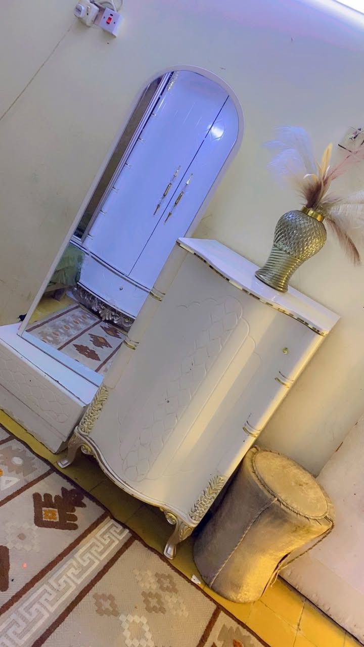 غرفه تركيه للبيع ضخمه ماخذته ٣ونص اريد أبيعها مليون وربع  مكان البلديات دور العمال


**إذا كنت صاحب هذا الإعلان وتريد حذفه لأي سبب، رجاءا أرسل رسالة إلى الدعم الفني**