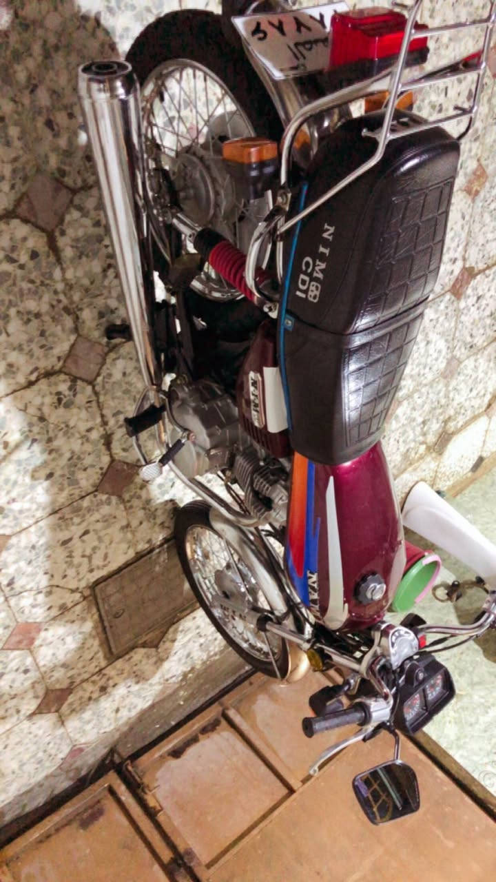 سلام عليكم هاي دراجه ايراني نامه للبيع السعر ب٦٥٠ وبيهه مجال العنوان بغداد البلديات الشراي يتصل وبخدمته ***********
