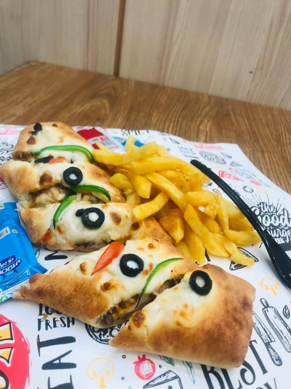 🍔 مأكولات جوري للوجبات السريعة – المنيو 🍟

💯الشاورما
• نفر شاورما لحم — 10,000
• نفر شاورما دجاج — 8,000
• نص نفر لحم — 5,000
• نص نفر دجاج — 4,000
• لفة كص لحم — 1,500
• لفة كص دجاج — 1,000

💯البركر
• بركر لحم — 1,000
• بركر لحم بالجبن — 1,500
• بركر لحم دبل — 2,000
• بركر لحم دبل بالجبن — 2,500

💯الكنتاكي والكرسبي
• وجبة كنتاكي 5 قطع — 8,000
• كنتاكي 3 قطع — 5,000
• كرسبي 4 قطع — 5,000
• سندويج زنكر — 2,000

💯الريزو
• ريزو كبير — 5,000
• ريزو صغير — 3,000

💯الصاج
• صاج لحم — 2,500
• صاج دجاج — 2,000

💯البيتزا
• بيتزا صغير دجاج — 4,000
• بيتزا صغير لحم — 5,000
• بيتزا وسط دجاج — 6,000
• بيتزا وسط لحم — 7,000
• بيتزا كبير دجاج — 8,000
• بيتزا كبير لحم — 9,000

💯المقبلات
• تشيلي جيز فرايز — 6,000
• قدح فنكر — 1,000
• طبق فنكر — 2,000

💯المشاوي والكباب
• نفر كباب لحم — 4,000
• نص نفر كباب لحم — 3,000
• نصف كيلو كباب لحم — 8,000
• كيلو كباب لحم — 16,000

🚚 خدمة التوصيل إلى جميع المناطق

📍 موقعنا: قضاء الحي – شارع سعيد بن جبير – مقابل الملعب الأولمبي

مأكولات جوري للوجبات السريعة
الطعم اللي تحبه يوصل لحد باب البيت ❤️🔥
***********
***********
