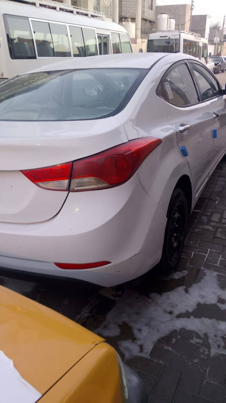 سلام عليكم سياره انترا موديل 2012 بيه ضربه خلفي رشلت قليله سعر 85 بيه مجال قليل البصره زبير ***********
