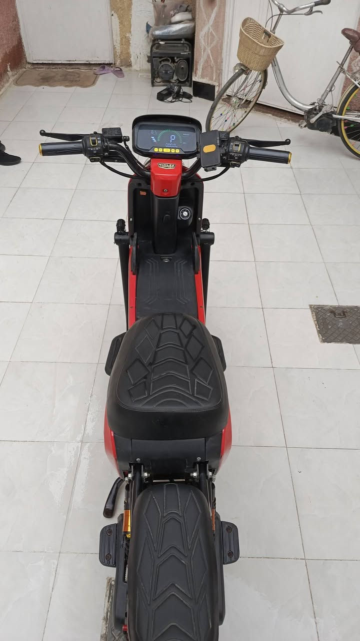 دراجه R9دراجه جديده  بطاريا خمسه كبار وبيهه جنطه وأبو 300لا تعلق ولا تتصل وسعر دراجه 370وبيهه مجال كلش قليل راسلني وتساب أو خاص ***********
