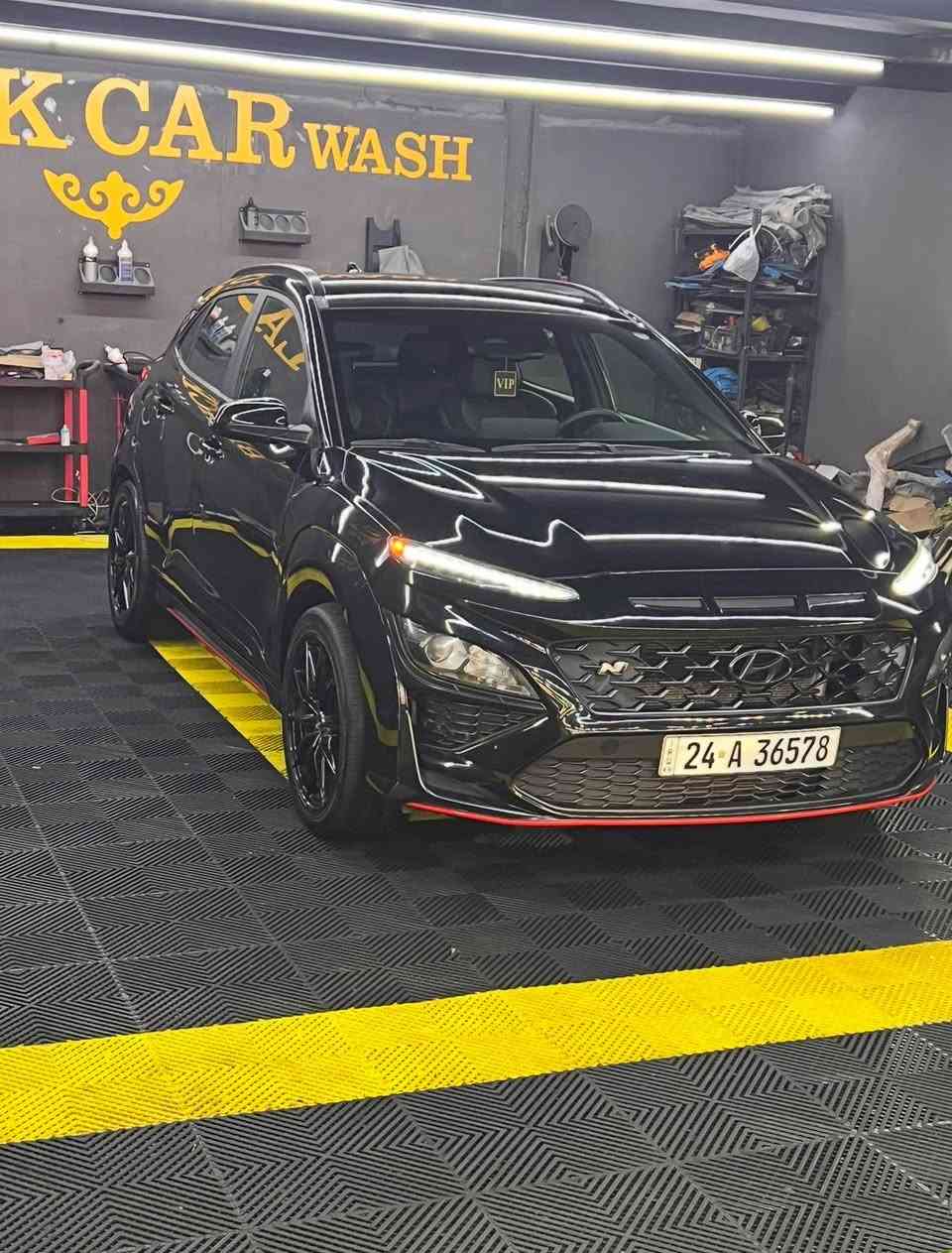 ***********
سلام عليكم 
لعشاق سيارات سبورتيه والشباب و منافسات 
السياره  هيونداي كونا N لمتتد فول فول🔥🔥  
موديل 2022
حجم المكينه 20 توربو  
سياره مرقمه دهوك  كلشي جيديد  السنويه  جديد حتي 2029 ماكو فلس تصرف بيها كلشي علي وضع شركه 
سرعه كيج سياره 300km في ساعه 
منافس جارجر جالنجر و كولف  الي يريد راح ادز الها صوت كزوز كلش قوي مال شركه 
ماشيه 32الف كيلومتر اخ زيرو 🔥
اسياره كلش نظيفه 
الكشنات جلد وقماش وحضن و علامه Nسبورتيه موجوده  كل مكان 🔥
حجر بيئه بلادي  موجود🔥
الكير 8درجات🔥 
3كيرات اوتوماتيك وعادي و تبترونيك 🔥
شفتات سباق موجود 🔥
رادار امامي جانبي  ورادارات بلادي علي وضع شركه🔥 
تشغيل عن بعد  شغال 🔥
كشنات تدفئه🔥
4وضعيات قياده 🔥
نورمال يكو سبورت وثلج 🔥❄️
سبورت پلاص  يعني الدكمه الي ب يمين اسمها N  اذا تدوس عليها  سياره كلها يبدل علي نظام سبورت حتي توربو وصوت سياره باك فاير بدون نار و السياره يصير ثقيل و حتي تكدر تتحكم بشاشه تبدل بستنات و صوت ساره و دبلات و ثقل ستيرن 😉👌
زر NGS 🔥🔥🔥نفس الفراري و لامبور كيني اذا تدوس عليها راح يزيد ١٠ احصنه من 280  راح يكون 290 حصان خلال 20ثانيه فقط 🔥🔥🔥
مانع انزلاق 🔥
تحديد مسار مع ستيرن لا يطلع من مسار 🔥
مانع انصدام 🔥
تشغيل و ابواب بصمه 🔥
كشن السايق كهربائي من كل جهات 🔥
تنبيه ترافيك 🔥🫡
ابل  بلي و اندرويد بلي 🔥
سماعات هرمون كاردن رهيب 🔥
شاحن وايرلس 🔥
3مداخل USB🔥
ضرر شوي جملخ امامي مبين بلصوره و باب سايق السياره نضيفه للغد ماتصرف عليها ولا دولار  
سعر بلاش 153ورقه و شوي مجال ماكو هذا سعر بالعراق كلها
رقمي موجود و اني مو متواجد علي فيس رجاء اشلع عيوني اذا مو شرايي لا تتصلي بي مكاني ب دهوك
*********** دهوك, العراق
