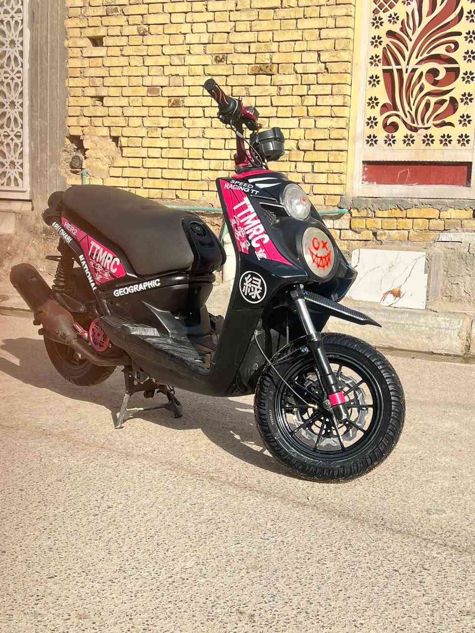 السلام عليكم سكنس جبلي مزوده تزويد خارجي ب الكامل لون كرزي جارد مفتوحه ولفات مشيهه حلو نكرة بك وقت تجي وتشوفهه بعينك كلش مرتبة  كهربائيات كامله 650وبيهه مجال  مكاني ناصرية مركز تواصل خاص او ***********
