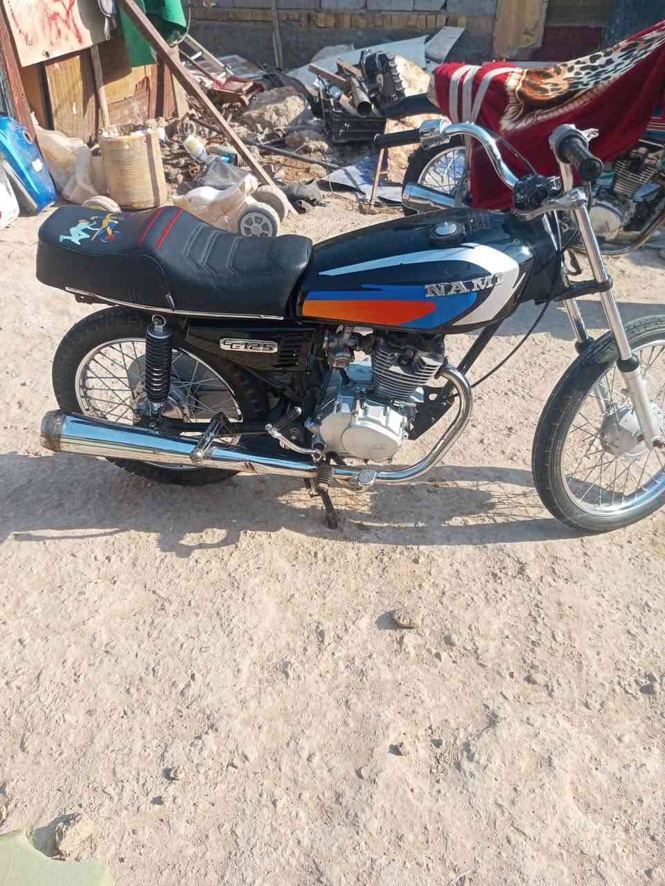 سلام عليكم نامه بدون للبيع  شاصيه 23وتعميرته 26 كله جديد بيه مكينه ناعمه ماتسمع صوته وين ماتريد روح بيهة مكفوله من كلشي سعره 450وبيه مجال جماعت ال350لا طبلي شلع مكانه دوانيه شارع سالم الرقم  ***********

