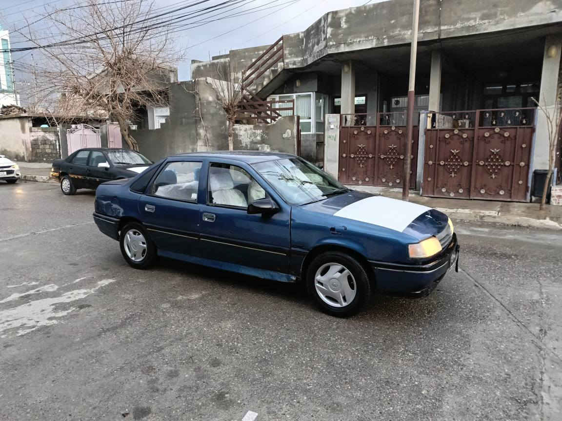 ئۆپڵ مەکینە شازدەی قایش پان گێڕ مەکینە وەرگەڕاو بڕاوە موس دوکەڵ بوخار بەشەرت *********** چوار ویل و تایەیەلۆک سوکان پاوەر ناوگێچەکانی کامل مەزبوت خایس و لەحیمی نیە زۆر بەکێشەو بەنزین زۆر کەم دەخوات زۆر توندوو تۆڵە ماڵی دۆستەو دینار مەسرەفی نیە گەرمیو تەجیلی فڵچەو لایتی بەشەرت سعری ١٣ گەڵا 
ڕ *********** ڤایبەر واتسئاپ لەسەر کۆڕەکە *********** رانية, السليمانية
