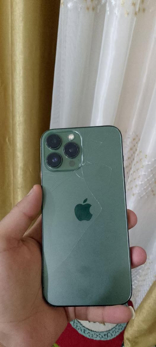 السلام عليكم 13برو ماكس  للبيع او مراوس الجهاز نضيف كلش استخدام شخصي مبدل بطاريه اصليه شرط الضمان ومبدل كامره ال05  فقط الباقي كله بلادي سعر الجهاز 450  مكاني بغداد المدينه  تواصل خاص او ع الرقم ***********
