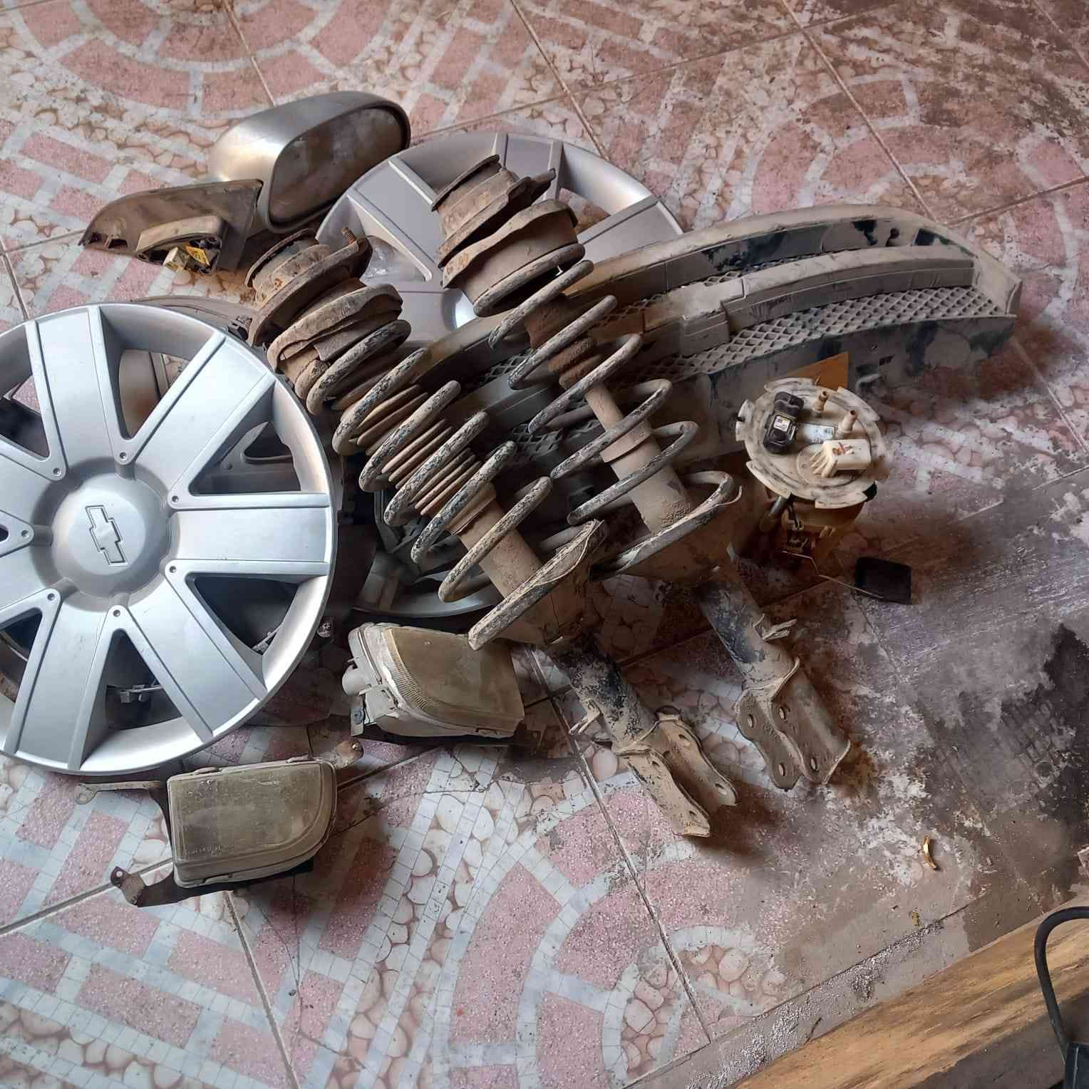 السلام عليكم غراض تفصيخ وعلفحص سيارة اوبترا للبيع فيت بم دبلات خلفية مرايات جانبية بلوجكترات كاب عدد8 السعر 150وبيهة مجال للتواصل *********** بغداد, العراق
