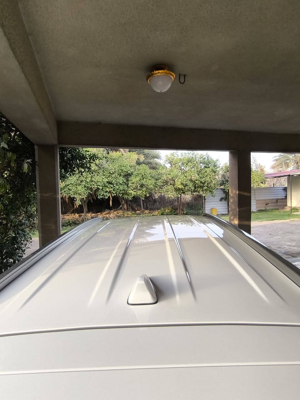 السلام عليكم سورنتو 2021 خليجي للبيع او المراوس حسب القناعة السيارة عادية بدون مواصفات
1: 6سلندر
2: 7 راكب 
3: اشاير بل مري 
4: مري شفط
5: شاشة ابل كار بلي و اندرويد اوتو
6: ليد داخلي متغير 7 الوان
7: اريل نفكيشن GPS
8: تحكمات ستيرن جهتين
9: شفتات بل ستيرن
10: 4 انضمة قيادة ECO+SMART+SPORT+COMFORT
11: لايت زينون عدسات نهار 
12: اشاير امامية +خلفية LED
13:البگ لايت LED
14: مكينة گير مكفولات 
15: صندوق الخلفي شفط 
16: كامرة خلفية دوارة
17: كراسي امامية كهرباء
18:كشنات جلد لون ابيض
19: بردات خلفية
20: تبريد 3 قطع ثلج 
21:ويل حجم 19
22: شاحن هاتف وايرلس
23: ماشية 80الف حقيقي 100/100
24: رقم اربيل باسمي تحويل ثاني يوم 
25: تشغيل عن بعد
26: تشغيل بصمة 
27: نضام ترحيب بل مري عند اقتراب الشخص من السيارة
السيارة بيها حادث السونار مرفق مع الصور وبيها بل باب مال صندوق ايضا ضربة مرفقة في الصور راجعة بارد فقط الي بل صندوق السيارة بدون لغود او شواصي وايرباك دشبول طاك فقط
السعر: 255وبيها مجال للشراي 
للأتصال: ***********
مكان السيارة: بغداد المدائن
