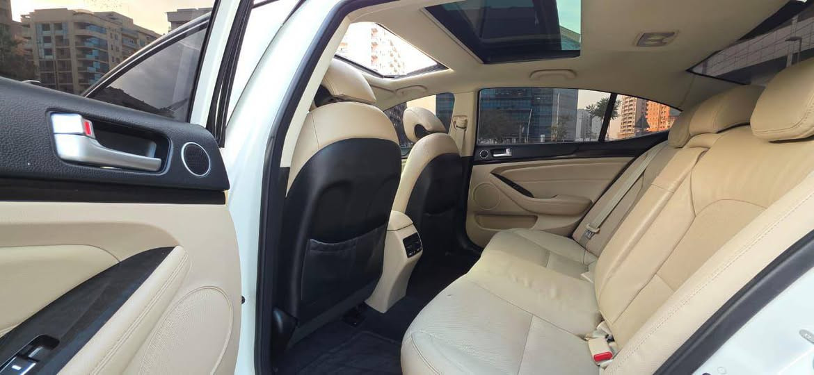 Kia Cadenza 2015 GCC Full Option Limited Free accident no maintenance required everything excellent 176,000 km 2 keys second owner all service done new tires Orginal paint no issues super clean condition دبي, الإمارات العربية المتحدة


**إذا كنت صاحب هذا الإعلان وتريد حذفه لأي سبب، رجاءا أرسل رسالة إلى الدعم الفني**