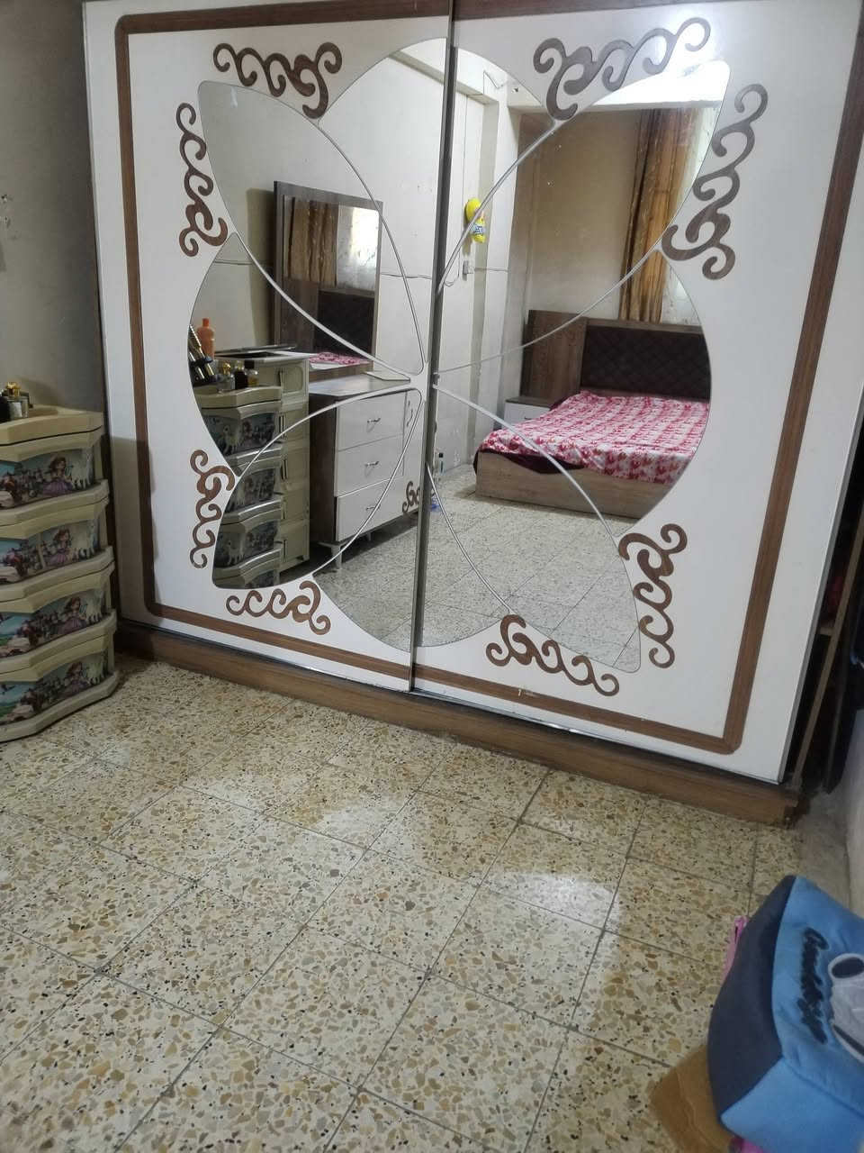 غرفه نوم مستعمله 5قطع البيع سعر 150 ***********
