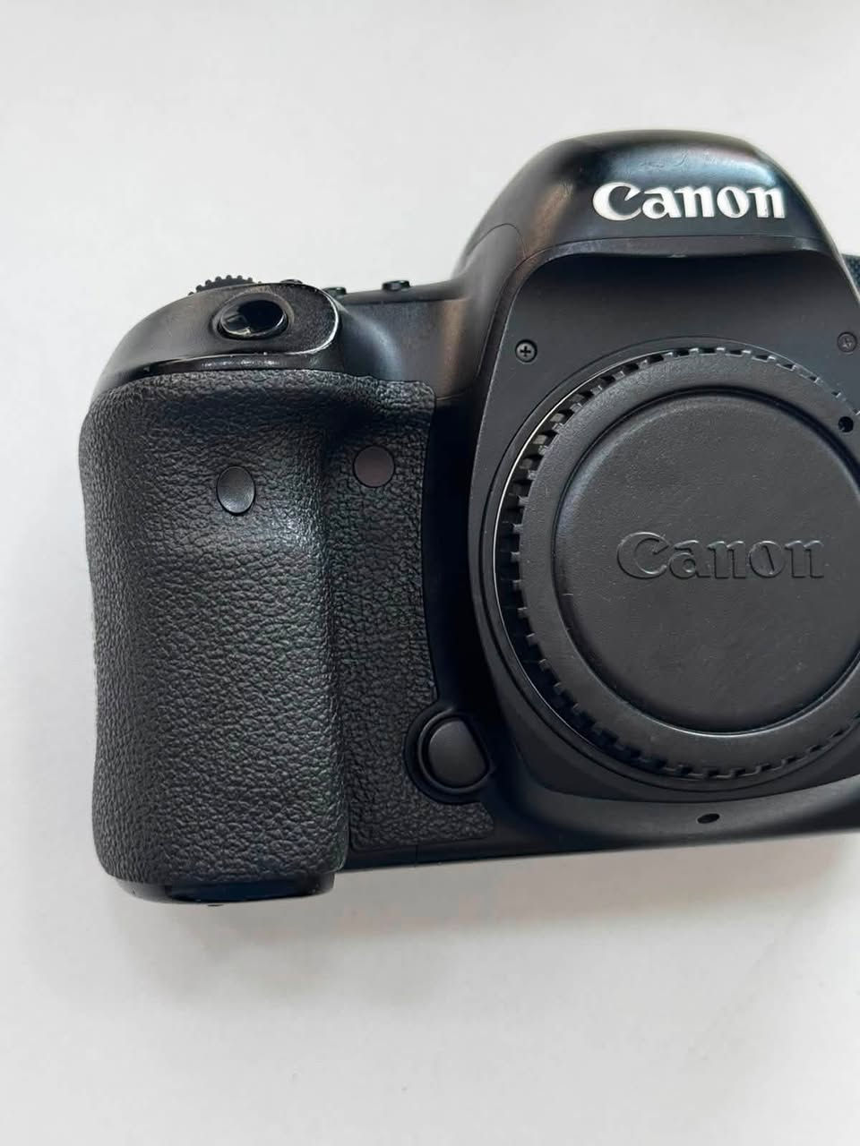📸 للبيع – كاميرا كانون Canon 5D Mark IV

💰 السعر: مليون دينار عراقي فقط.

📦 الملحقات:

* حقيبة
* شاحن
* بطارية
* حزام
* بطاقة ذاكرة (RAM)

📍 العنوان:
بغداد – حي تونس، مجاور حسينية أصحاب الكساء.

📞 للاستفسار:
***********

الكاميرا جاهزة للفحص والاستلام، والسعر مناسب للمشتري الجاد.
