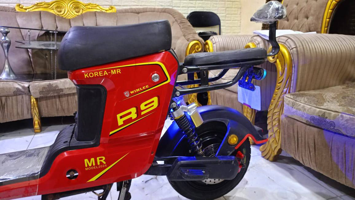 دراجه شحن ار 9دراجه كلش نظيفه سريعه كامله بطاريات حجم كبير 22امبير نظاف وقويات لا يوجد بيها لا كسر ولا زلغ ولا عواج سعر375العنوان بصره نواب ظباط مقابل مستشفى العسكري ***********
