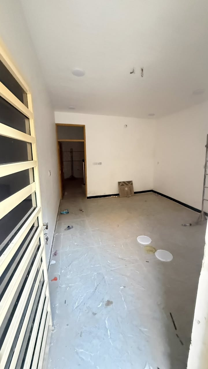 اللهم صلِ على محمد وآل محمد
🌟دار 50متر للبيع 

🌟الدار طابقين يحتوي على غرفتين نوم 

السعر(((90)))مليون
🌟نوع الملك طابو زراعي ملك صرف سند25
🌟حي البساتين شارع احمد الوائلي
للأستفسار:
  ابراهيم الكناني. ***********
