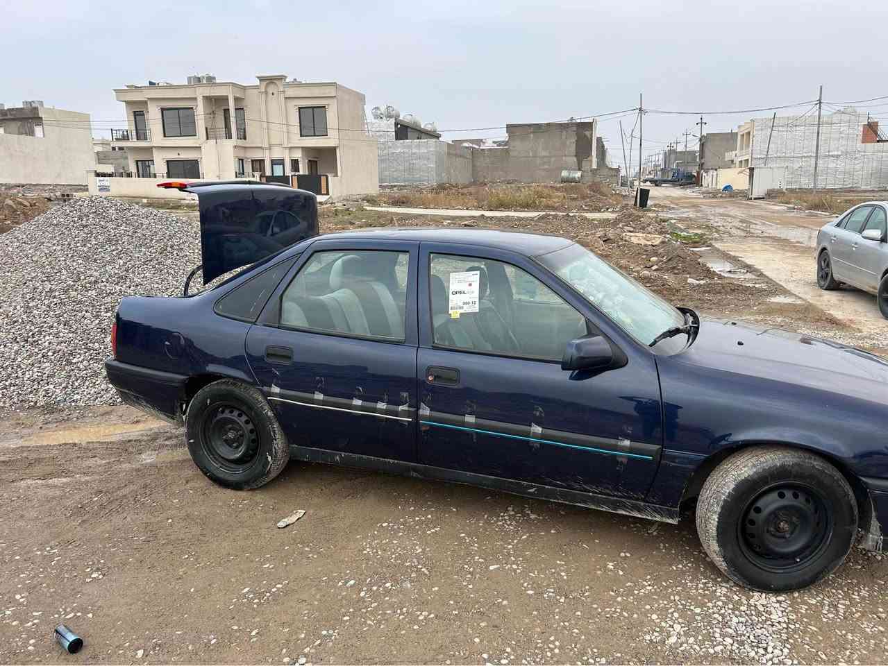 ئؤبل فيكترا گير تؤ ماتيك
مؤديل١٩٩١ مكينه ١٨مرخوب
ره قموو سنه وي تازه يه 
بيتاقه بنزين 
گير و مكينه به شرت
ليدراوي نيه 
سبوخ عامه بؤ جواني 
جام كاره با
جوار تايي نوي 
سعر٤٧ مجال
***********
كركوك كركوك, العراق
