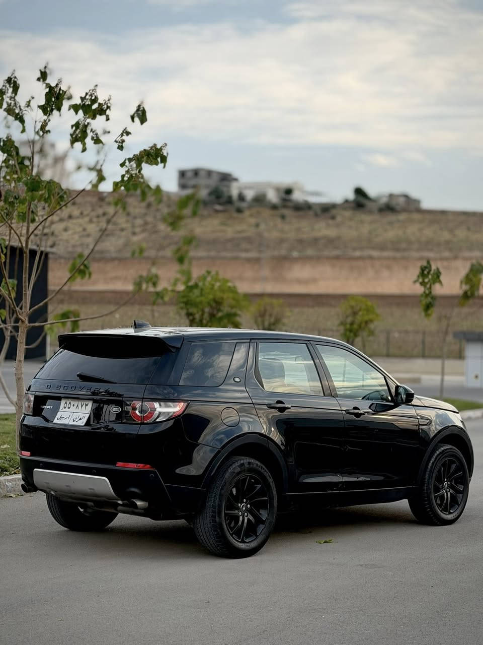 رانج ديسكوفري سبورت موديل 2017 ماشية 121 الف ميل مواصفات بلاك توب داخل احمر مميز كير محرك تحويل غرامات بشرط مكان سيارة دهوك السعر مناسب *********** ***********
