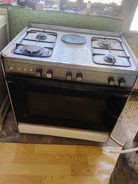 طباخ ضخم • ٥ عيون • غاز وكهرباء