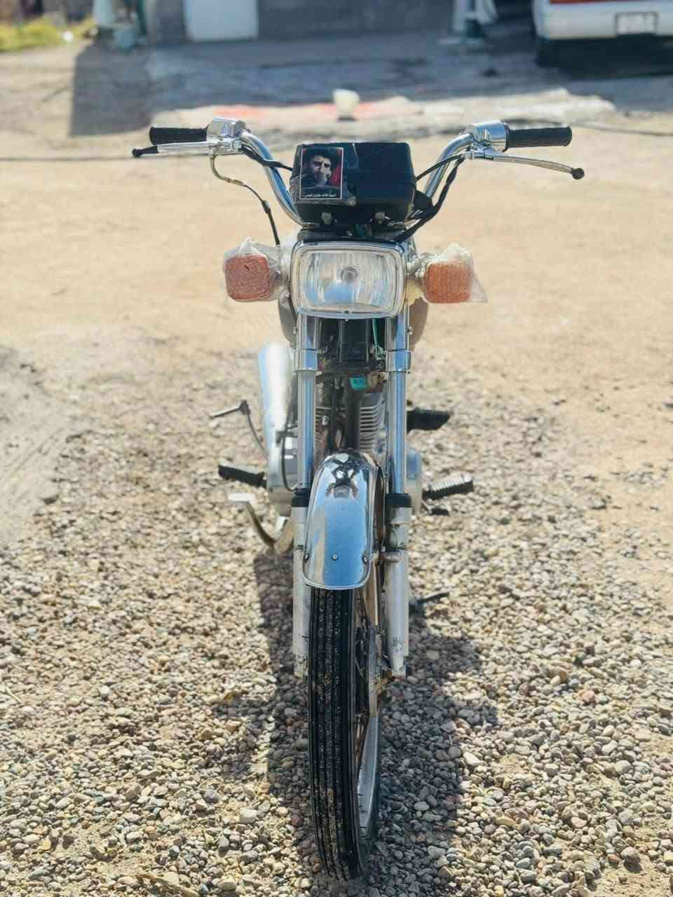 سلام عليكم شبابنه هاي دراجه البيع دراجه حلوه ونضيفه دراجه بدون وراق السعر 450 وبيه مجال مكاني القرنه الثغر رقمي  ***********
