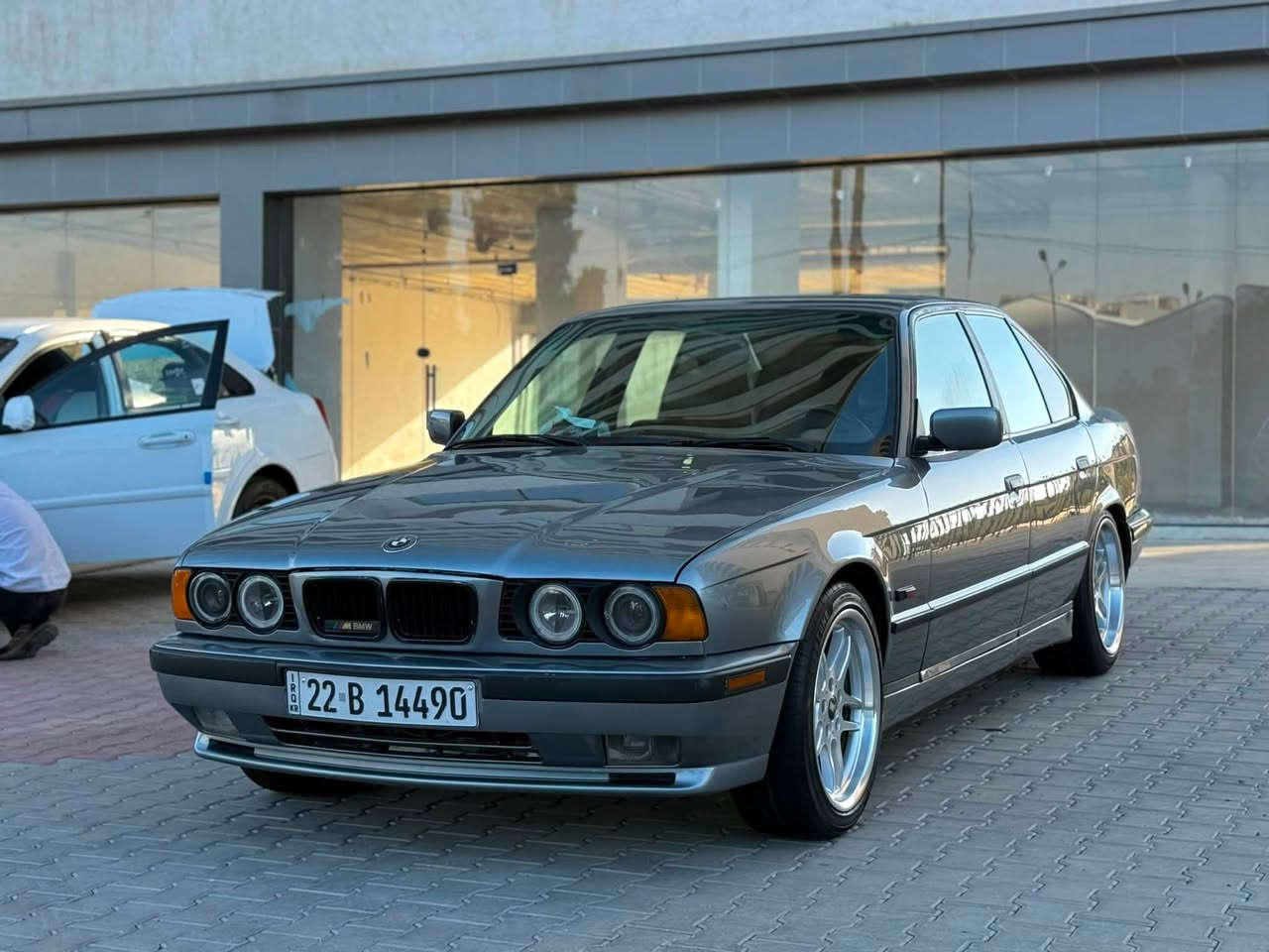 بي ام 525  بيلاد موديل 1993 عل بلاد
شرط كير اوتو شرط  تخم تاير جديد صدر امامي خلفي جديد السيارة بلاديه صبغ جماليه 
شرط رقم اربيل شرط تحويل مباشر
تبريد ثلج ❄️ غرفه جلد لايت زنون 
السعر 68 وبيه مجال شراي خابرني 
مكان السياره كركوك موشراي لادوغني 
رقم موبايل (( *********** ))
