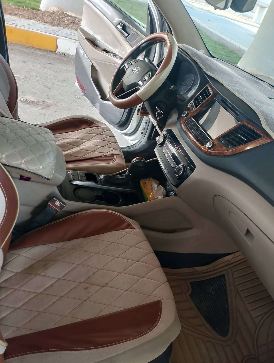 السلام عليكم للبيع توكسان خليجي موديل 2018 ماشيه 61 الف كفاله ماعدا إصبعين بارد بلجنطه رقم مميز بغداد باسمي السعر 190 لاستفسار ***********
