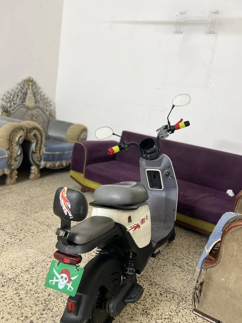 السلام عليكم
دراجه شحن حجم14
سعره 300الف وبيهه مجال
مكاني بغداد 
للتواصل علا الرقم***********
