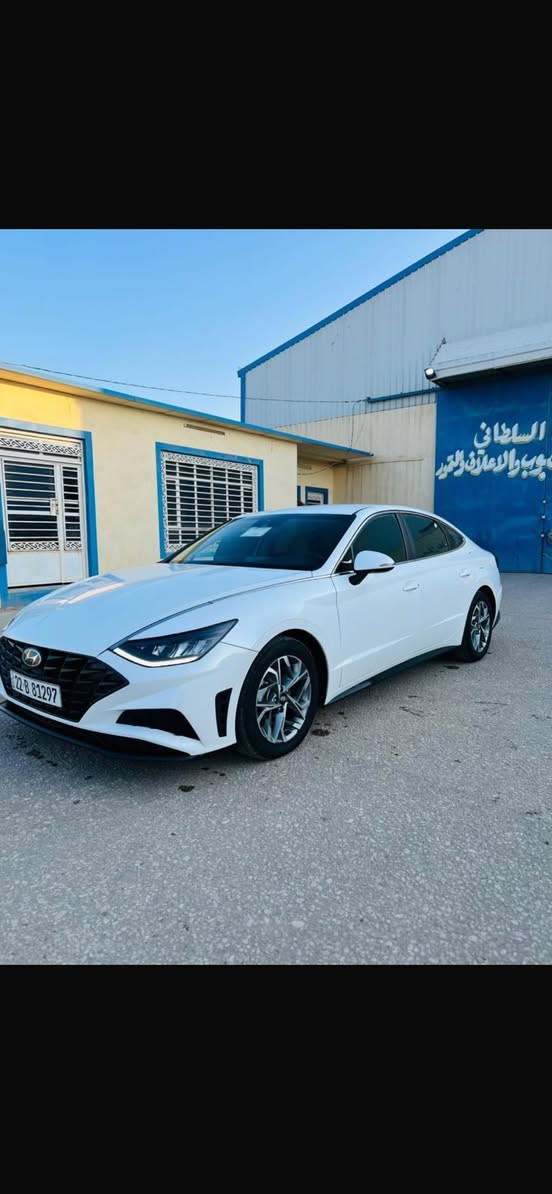 السلام عليكم. 

سوناتا. 2022.     فول  الفول.          رقم. اربيل الجديد. 

مكينة. 2500.   وضع شركة.    ماشية.   40.   

مواصفات. فول الفول.   

بصمة.   تشغيل عن بعد.    رادارت جانبية.      شاشة عرض. 

كامرة خلفية.     حساسات امامية خلفية.      لدات امامية خلفية. 
سايد. بريك. بصمة.  

تحكمات جهتين.     ثلاث انضمة قيادة.       قيادة ذاتية.    اوتو هولد.   

اشاير بل مري.    كشافات زنون.   لد. نهاري.     لدات خلفية.   

وباقي المواصفات معروفة. 

صور الحادث .  مع الصور. 

للبيع او المراوس.  السعر. 182.   بيها مجال.  للاتصال.  

***********
