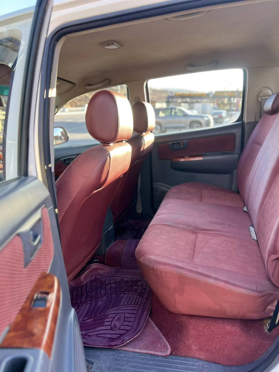 مەرزیە ٢٠١٢ گیر عادی سەید نەهرۆ
کلین تایتل سیارە یەک دەستە زۆر خاوێن و بێ کێشەیە و کەم رۆیشتووە 

هەموو گیانی بە شەرتە 

مەکینە نەکرایتەوە بە شەرتی فەحس.

نوقتەیەکی پێوەبی رسمم گرتووە دامناوە 

سەنەوی سیارە ٨/٢٠٢٧ بەسەردەچی 

سیارە رەقەم هەولێرە.

١٤١ هەزارحەقیقی  رۆیشتووە

  ***********

سیارە لە هەولێرە
