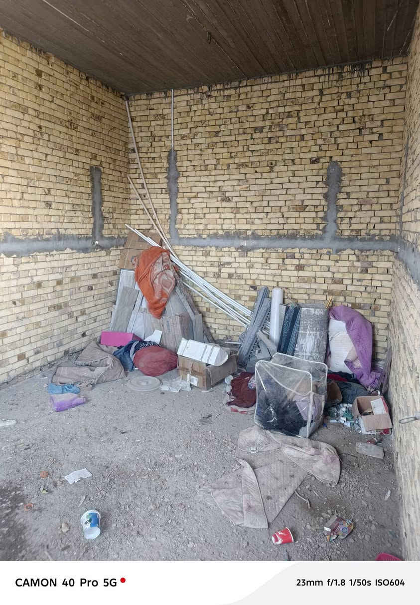 بيت زراعي للبيع مساحة ٢٠٠ بناء طابوك سقف كونكريت غرف ٢ صاله مطبخ ديوانية صحيات طارمه ناحية فضليه عله كرمه سوده خدمات ماء كهرباء شارع مجاري قريب عله شارع عام سعر خاص وتصال عله رقم وتصال *********** وتصال عله وتساب

