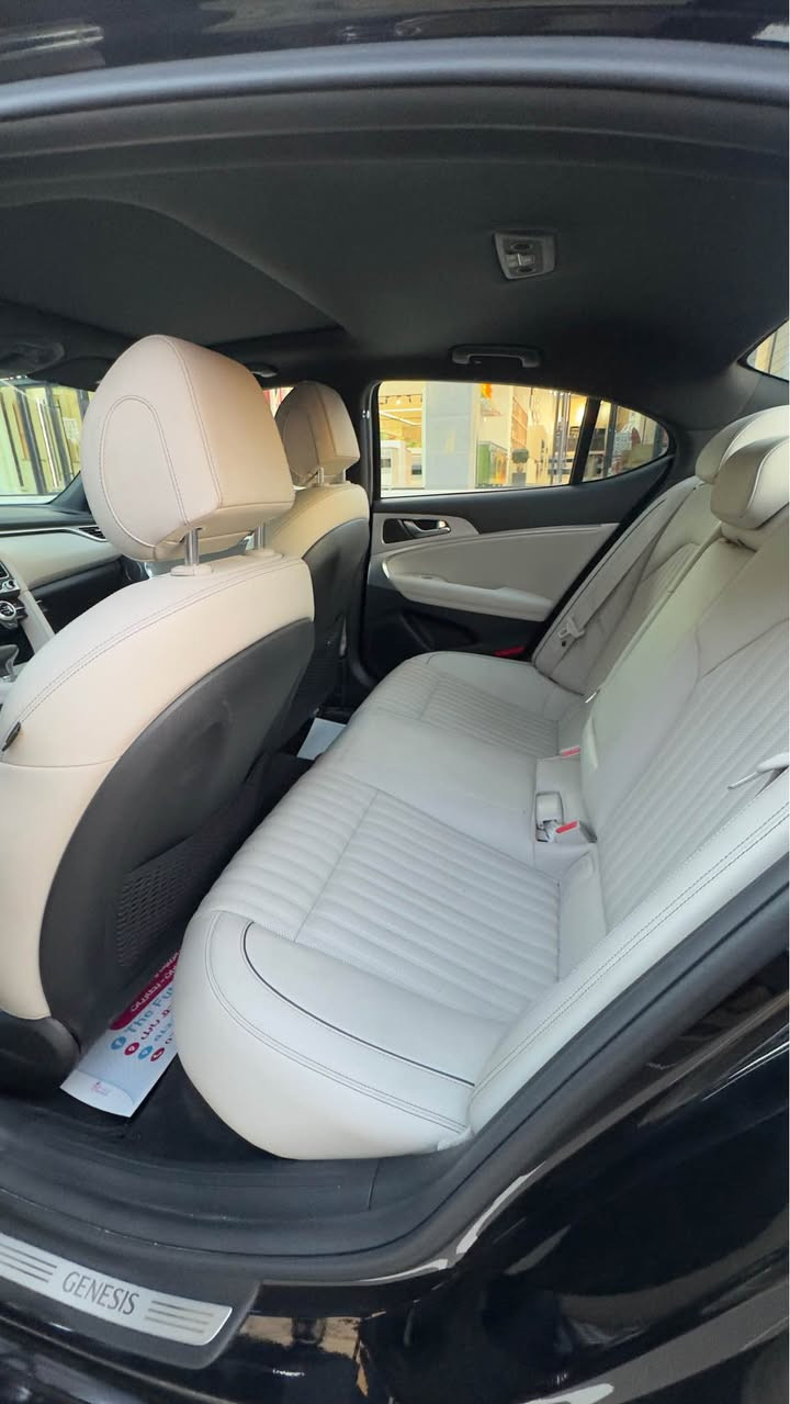 جينيسس g70 موديل 2023

فئة برستيج گرافت

محرك 6 سلندر توربو دفع خلفي 365 حصان

سلايد روف طكتين

ماشية 25 الف 

لون أسود ميتاليك

دفع خلفي / RWD 

وضعيات قيادة (sport plus_ Sport – Comfort – Eco)

شاشة وسطية كبيرة مع نظام ترفيه

Apple CarPlay & Android Auto

كاميرا خلفية + حساسات أمامية

حساسات خلفية

رادار أمامي + رادار بالمري

تدفئة + تبريد بالمقاعد

داخل كريمي 

مقاعد جلد فاخرة

تشغيل بصمة / زر

إضاءة LED أمامية وخلفية

نظام ثبات وتحكم إلكتروني

📍 الموقع: (بغداد /كرادة خارج)

💰 السعر: (26,000$)

 وبي مجال 

‎📞 للتواصل: (***********) بغداد, العراق
