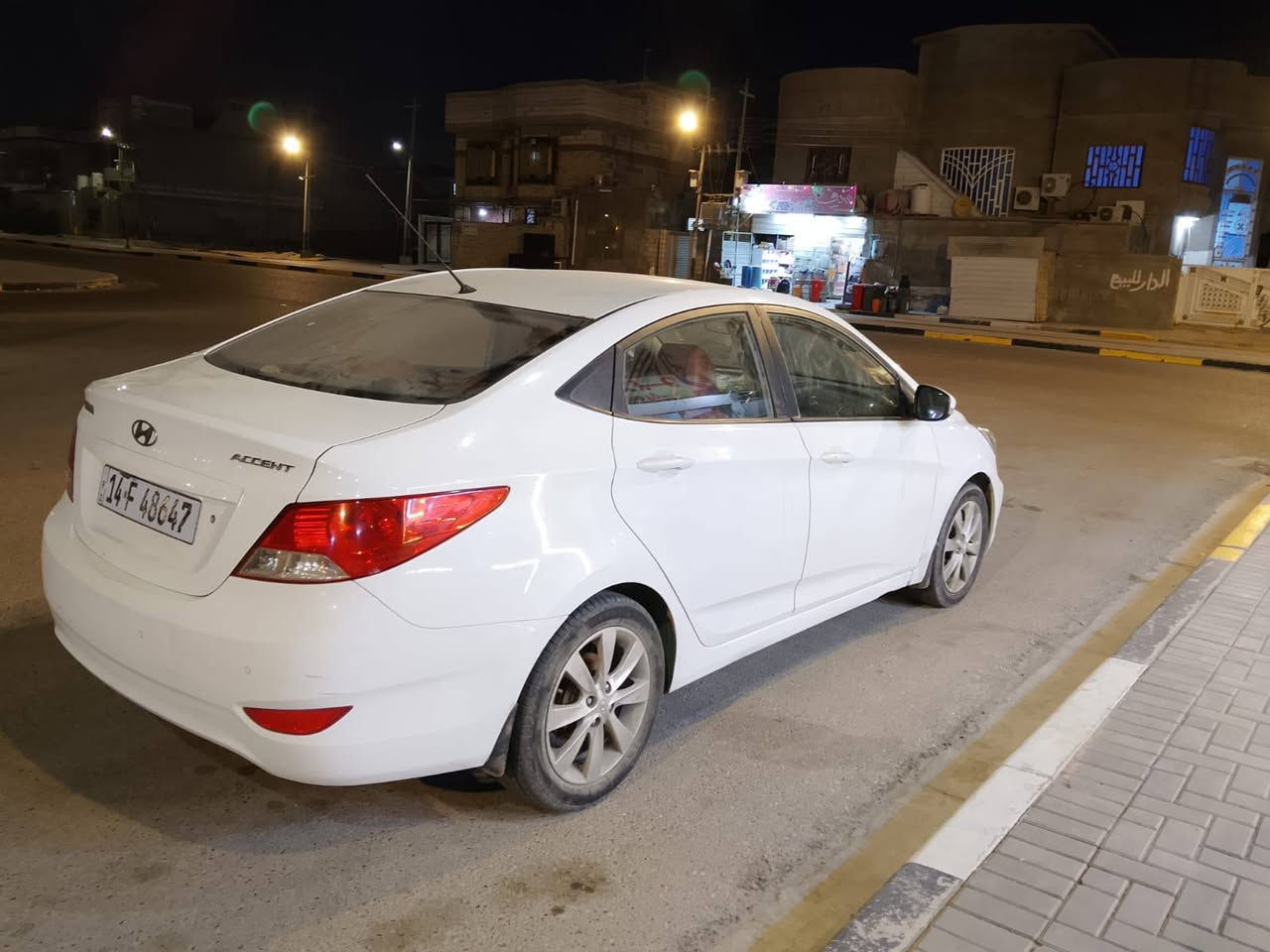 سلام عليكم اكسنت لبيع مديل 2013 جليجيه ثلاثه قطع صبغ مكينه 1600كيرحداديه تخم تاير سياره بسمي سعر 85تواصل على رقم *********** البصرة, العراق
