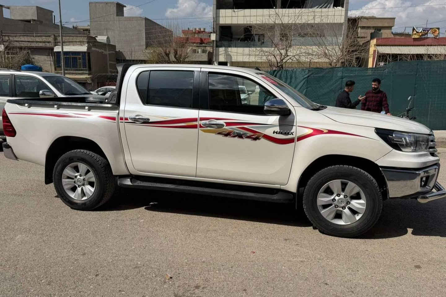 تۆیۆتا هایلۆکس 2017 دەبڵ ئەکسل سپی سەدەفی
سەیارەکە یەک دەست بوە 
لە شەریکەوە لای خۆم بوە 
نمونە لە جوانیو پاکی 
تایەی تازەیە سەنەوی تا ٢٠٣٠ تازەیە 
یەک بئتەقەو رەقەو بئ مەسرەف
سەیارەکە تەنها یرک بست بۆنیتی بۆیاخا
 لە رەسمەکانیشا دیاریم کردوە

سـعـر : لە کۆمێنت داوابکە ڕاستەوخۆ بۆت دێت 📥 

گێر و مەکیەنەی بەشەرت 
هیچ کێشەیەکی تێدا نییە 

ژمارەی خاوەنەکەی 
***********
***********
