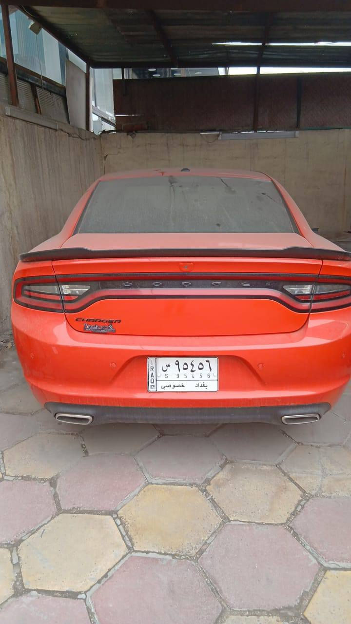 السلام عليكم جارجر للبيع موديل 21 اصل ماشيه 52 ميل السياره تويل السياره فئتها سي اكس  تي معروفه مواصفات سياره احادثها شاملغ وبنيد كل تفاصيلها بالمنشور بها شخطه بالباب وبالقماره اني الكحله وناشر  الصوره سياره مال جناي مكان السياره بغداد مدينه الصدر سعرها 220 رقم الهاتف ***********
