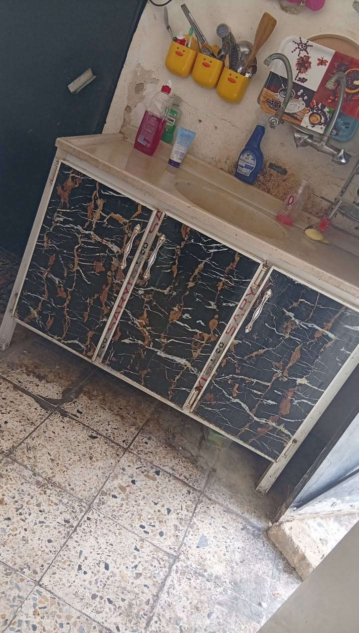 السلام عليكم 
كاونتر للبيع مو سوكي السعر 250 الف 
قنينه غاز 50 الف مكاني بغداد الوشاش


**إذا كنت صاحب هذا الإعلان وتريد حذفه لأي سبب، رجاءا أرسل رسالة إلى الدعم الفني**