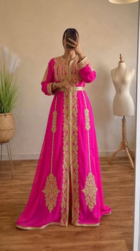 تكشيطة • مطرزة باليد • ستان","L و XL","فاس
