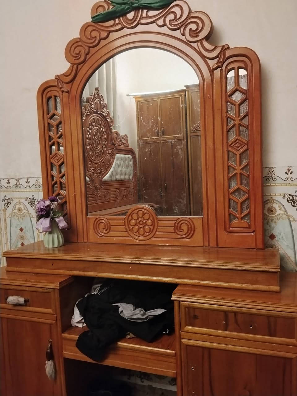 غرفه نضيفه لبيع ***********
