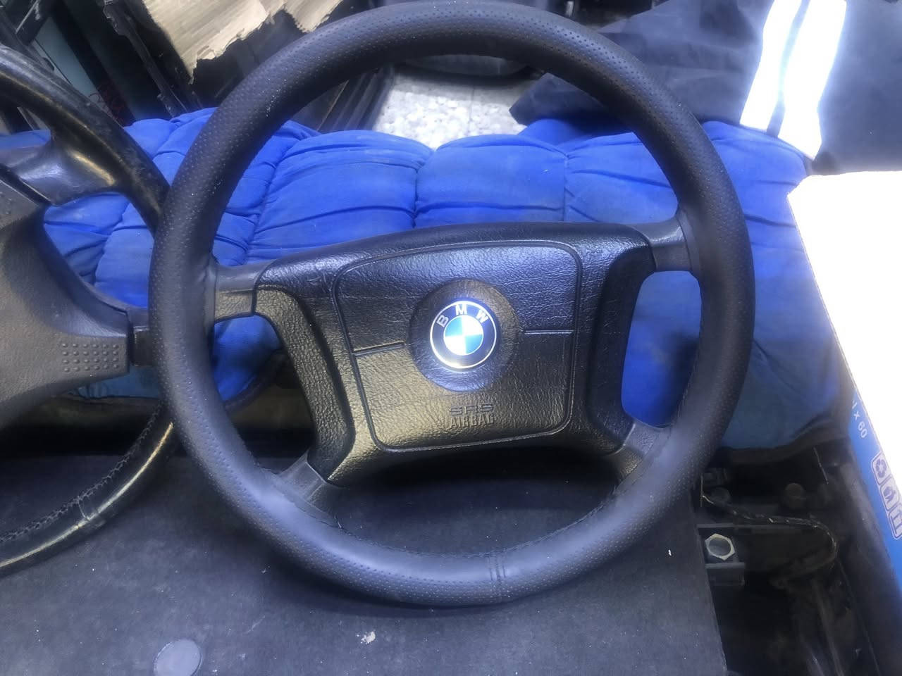 ***********
