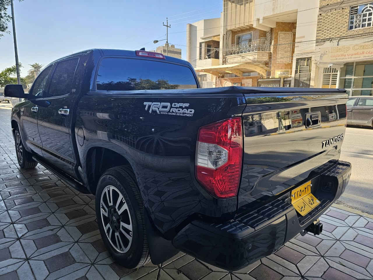السلام عليكم للبيع تيوتا تاندرا 2021 مواصفات SR5 السياره بحالة الوكاله ماشيه 18 الف كلين تايتل فقط دعاميه بدون ايرباك بدون صبغ السعر 315 للستفسار الاتصال ***********
