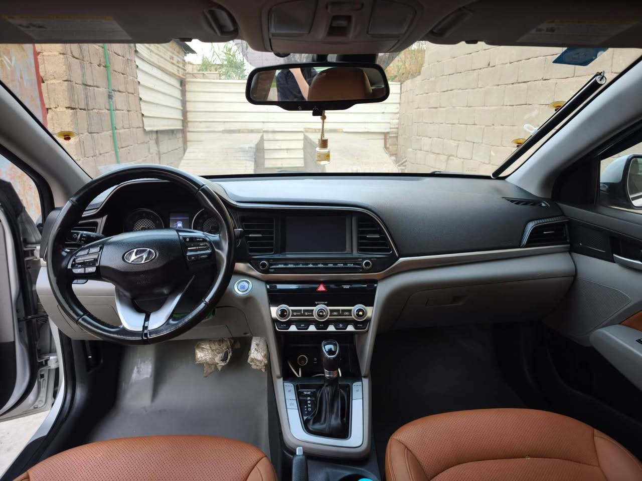 النترا موديل 2019 محرك دوش كير اي تي 
رقم ذي قار دولي  حره تحويل ثاني يوم
فول مواصفات السياراه 
بصمه 
الابواب بصمه 
ترحيب ذكي 
الصندوك بصمه 
ثلاث انظمة قيادة 
تدفئة كشنات اماميه 
شاشه الحجم الكبير بلادي كار بلي 
نظام نقطة عمياء 
فتحه سلايد
رادار امامي
رادار جانبي
 
نظام تحديد مسار
تثبيت سرعه 
تبريد قطعتين 
ماشيه ٦٥ الف ميل 
وارد امريكي طرف البنيد 
البنيد مصبوغ بس
لايتات زنون منضوه لكزز
شاشه قارئه الأعطال
السعر $140
الشراي يتصل وبخدمتة ***********
العنوان /البصره
