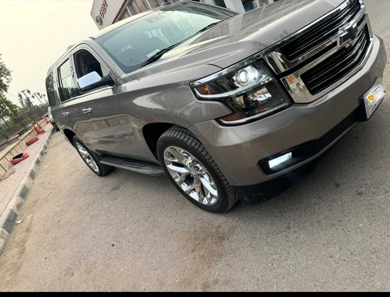 تاهو موديل 18
وارد امريكي 
حادثها بالمنشور ايرباكات كلها سليمه
فول مواصفات عدا البصمه 
ماشية 88mi
مكانها شارع فلسطين 
سعرها 32$ 
***********
