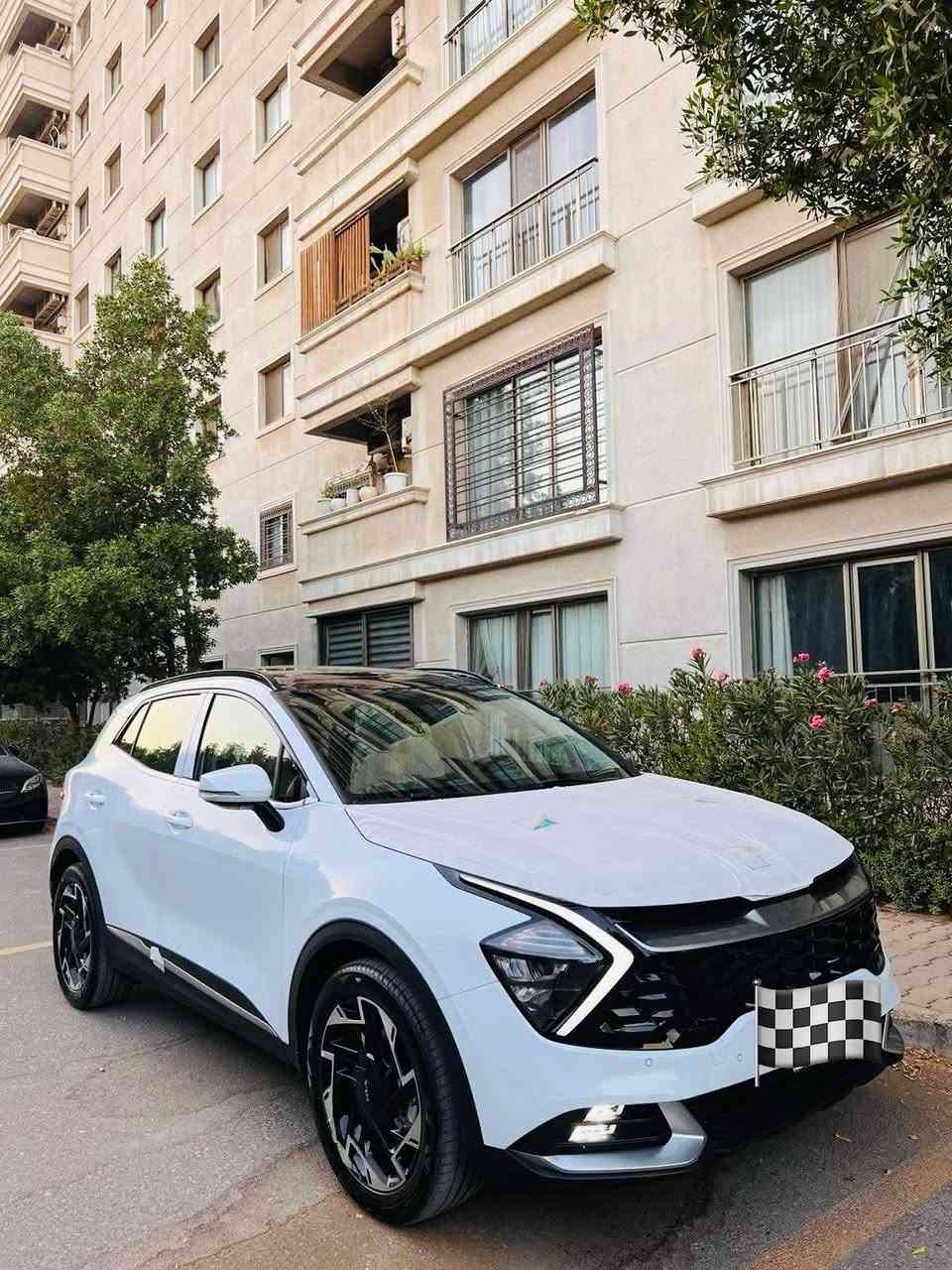 السلام عليكم كيا اسبورتج موديل 2024 فول موصفات ماشيه 11 الف ضمان شركة نم رقم اربيل السعر 235 مكان السياره بغداد الصرافيه للاتصال ***********
