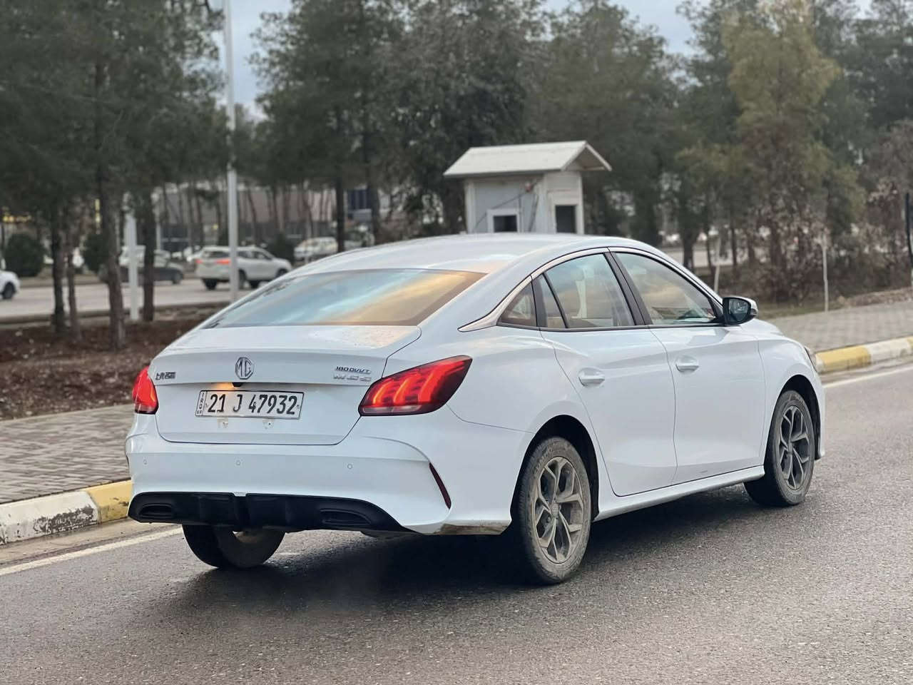 گێڕ عادی 2025 
16 هەزار ڕۆشتوە 
بێ بۆیاخ و ساردو چاڵ تەنها دەعامی دواوە یەک تەقیوی بچوکی هەیە 
سەیارەکە لۆکە هەمو گیانی بەشەرت 
سعری 98 گەڵا 
***********
