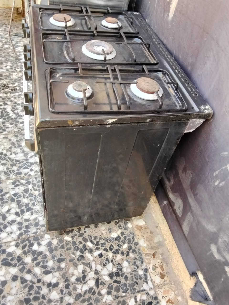 طباخ اصلي لون اسود شرط الشغل وشرط ناره خضره وشغال كله فرن فوك وجوه وشرط الضمان بسعر 110 وبيه مجال بسيط اليريده يراسلني اويتصل ويدلل مكاني الاحرار توصيل موجود حسب الأتفاق راسل اواتصل والطباخ بيه ضمان صيانه لمدة شهرين ***********
