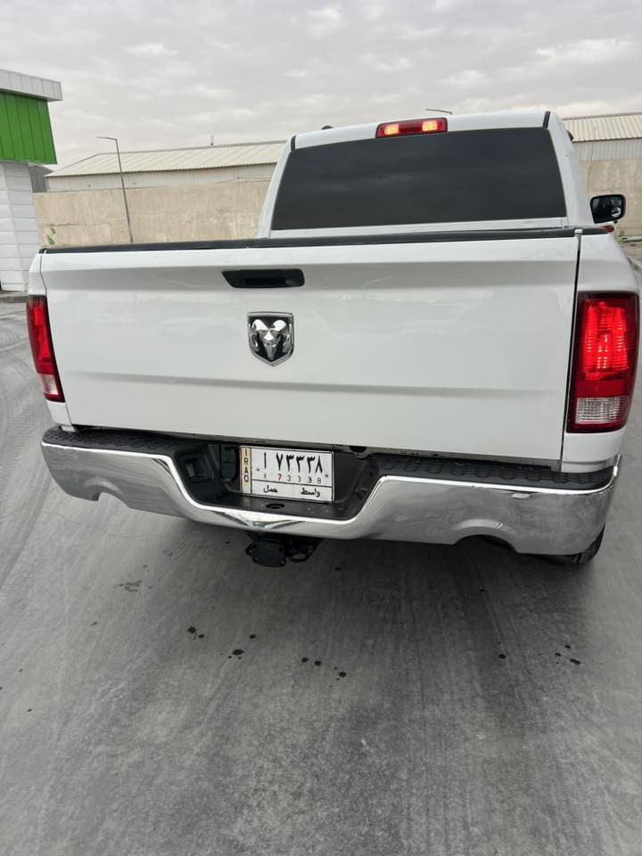 دوج رام كلاسك
موديل ٢٠١٩
اللون ابيض 
وارد امريكي 
بدي قصير باب جبير 
سياره جاهزه من كلشي 
لايت زنون عالي ناصي 
العنوان البصره 
السعر ١٩٧ وبيها مجال للشراي 
الموبايل : ***********
