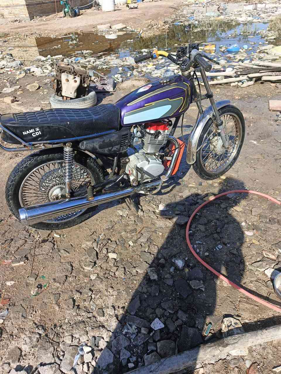 سلام عليكم شباب مكلف بنشر دراجه للبيع كلك مكفوله من اسرقه دراجه جاهزه مكينه مامفتوحه ولا تبخر تواير انتضاف دراجه جاهزه اسعر375وبيه مجال قليل العنوان ناصريه مركز شراي ينتصل رقم صاحب الدراجة ‏‪***********‬‏
