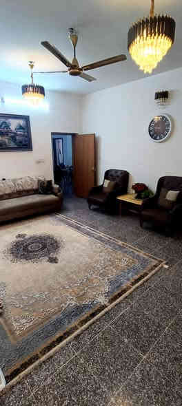 بيت 300 متر ... يباع كامل او قطع 125 او 175 حسب الرغبة ... واجهة 12 نزال 25 .. في منطقة جكوك على شارع 20 متر جهة الكاظمية ... يحتوي على 4 غرف نوم... صالة كبيرة ... هول... مطبخ وهول داخلي... مناور اثنين وحديقة وكراج ومخزن في السطح... بيت جديد جدا وكامل الخدمات

سعر المتر 3 مليون وقابل للتفاوض

***********
