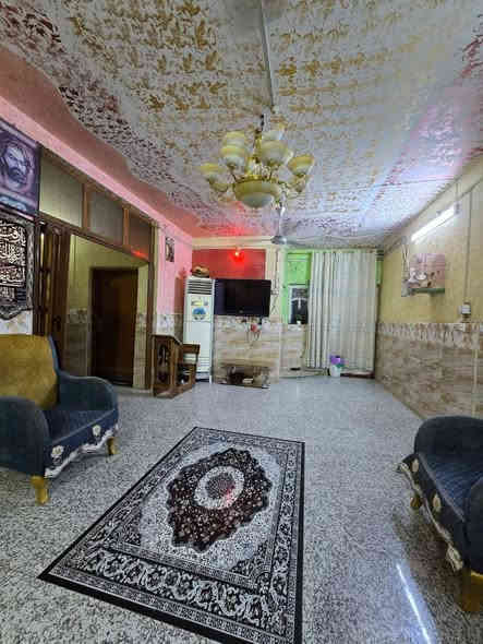 سلام عليكم
بيت للبيع حي الزهراء مقابيل المعهد الفني 

مساحه البيت 200م طابو صرف بناء درجه اولى

البيت طابقين يحتوي ع 

ستقبال طابق الاول 

صاله ثنين طابق الاول والثاني 

غرف خمسه طابق الاول ثنين الطابق الثاني ٣غرف 

مطبخ + صحيات طابق اول + صحيات طابق ثاني 

+صحيات خارجيه 

السعر خاص 

للاستفسار *********** واتساب مسنجر مفتوح
